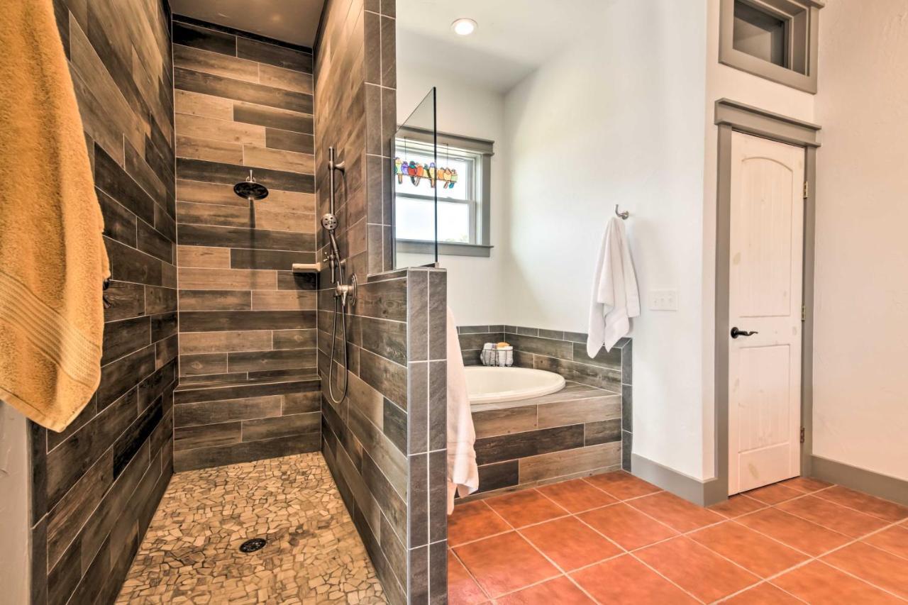 Villa Ladera Wimberley Estate On 13 Acres With Hot Tub Exterior foto